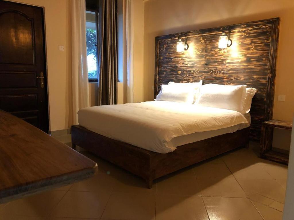 Meley Impala Hotel Munyonyo Exteriér fotografie